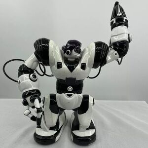 Robosapien RC Wowwee Interactive Robot Toy 2004   Repair No Remote! No hat!